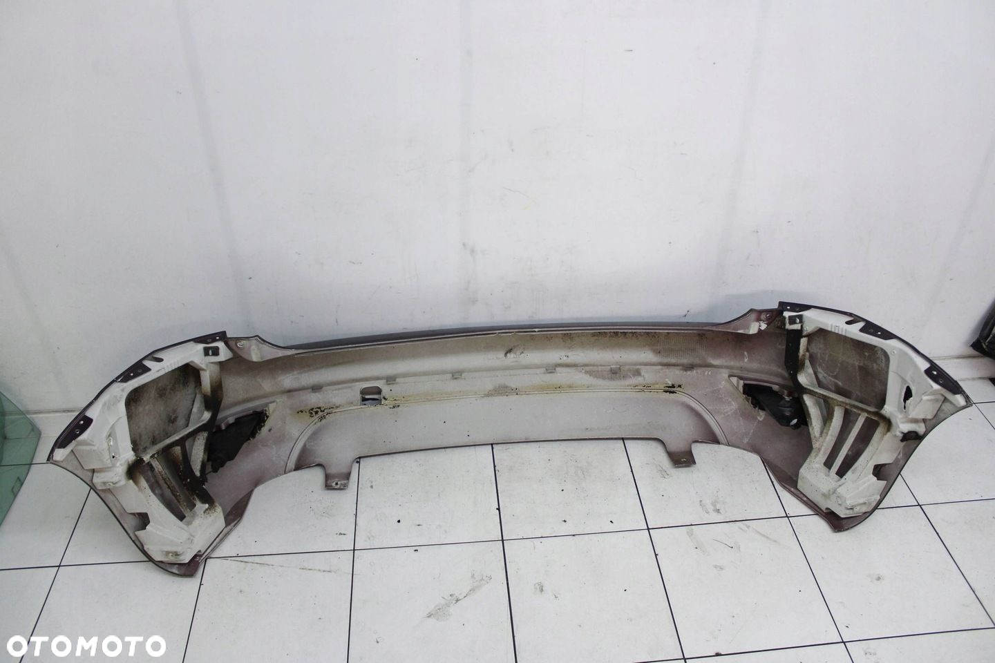 FORD FOCUS MK2 LIFT HB 2007R- ZDERZAK TYŁ TYLNY 39 - KOD LAKIERU - 9