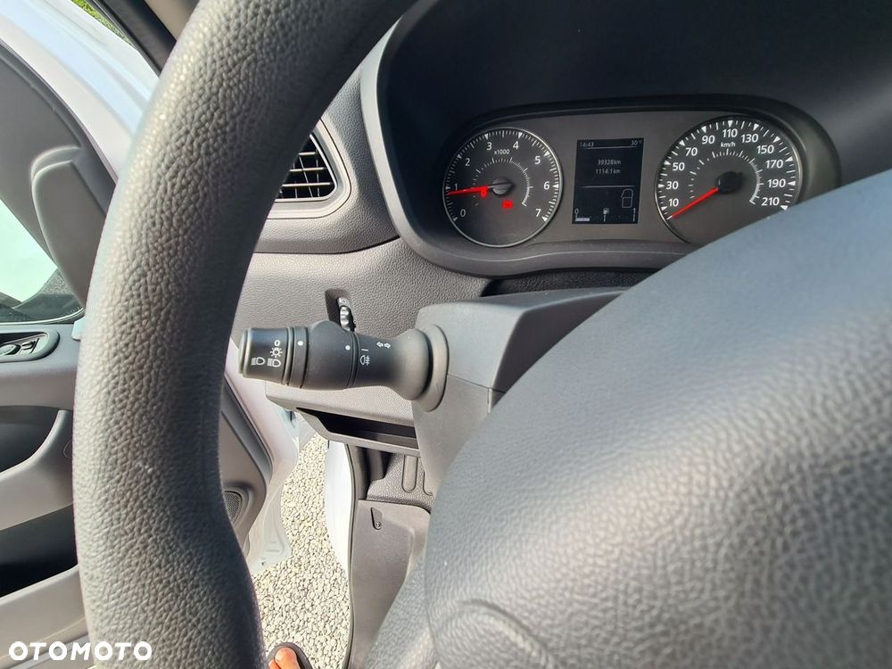 Nissan Interstar - 14