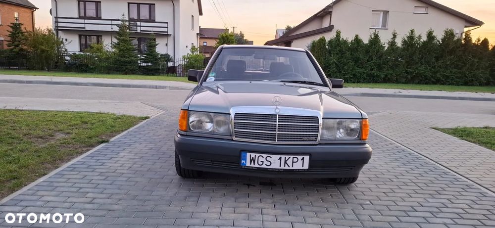 Mercedes-Benz W201 (190) - 7