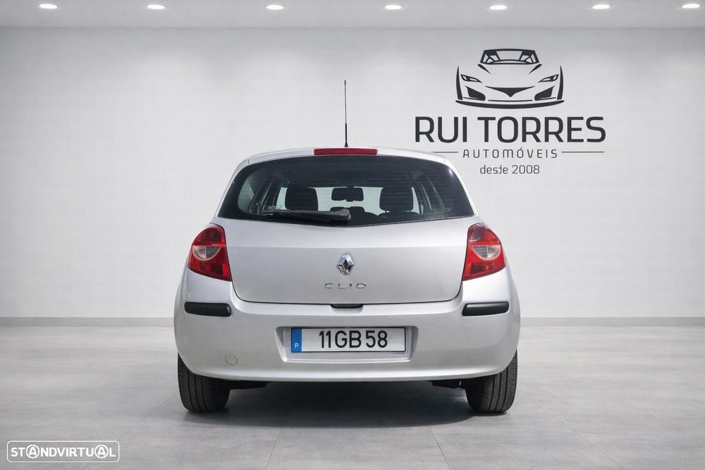 Renault Clio 1.2 16V Confort - 10
