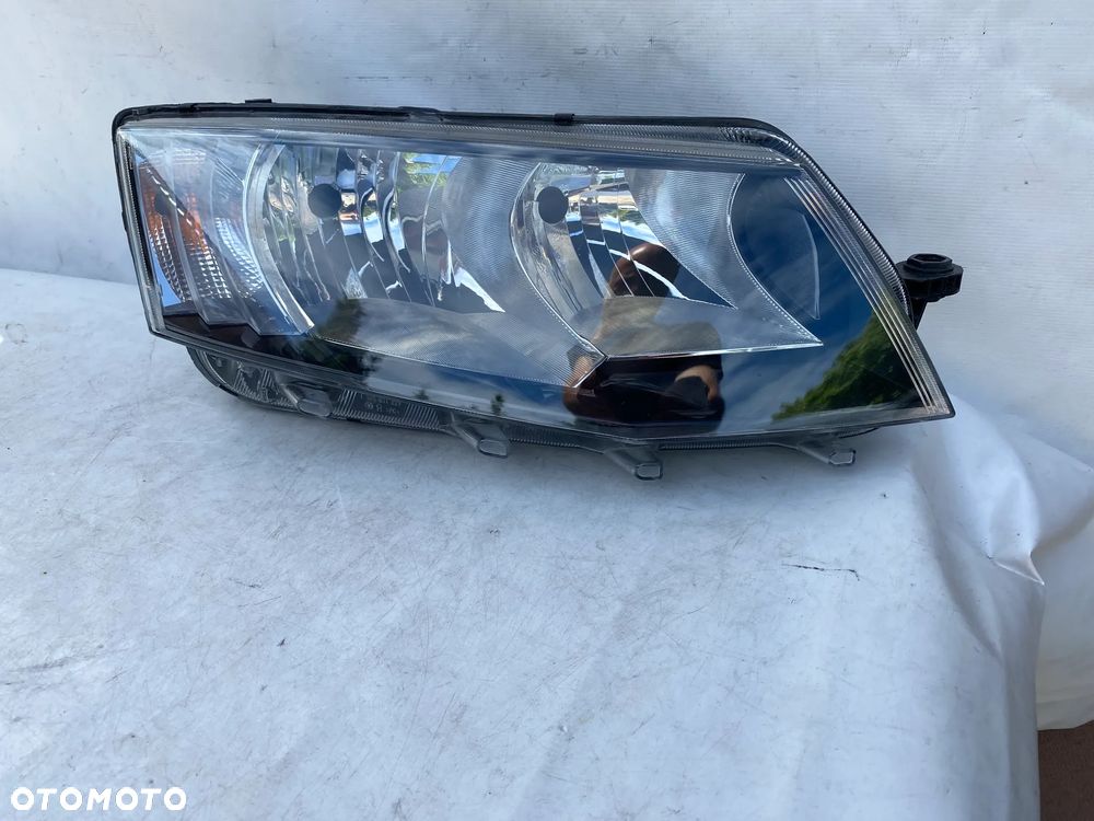 lampa octvia 3 III zwykła prawa eu cała - 2
