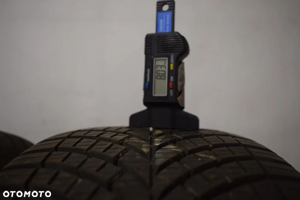 R17 215/60 Goodyear Vector 4Seasons GEN-3 - 4