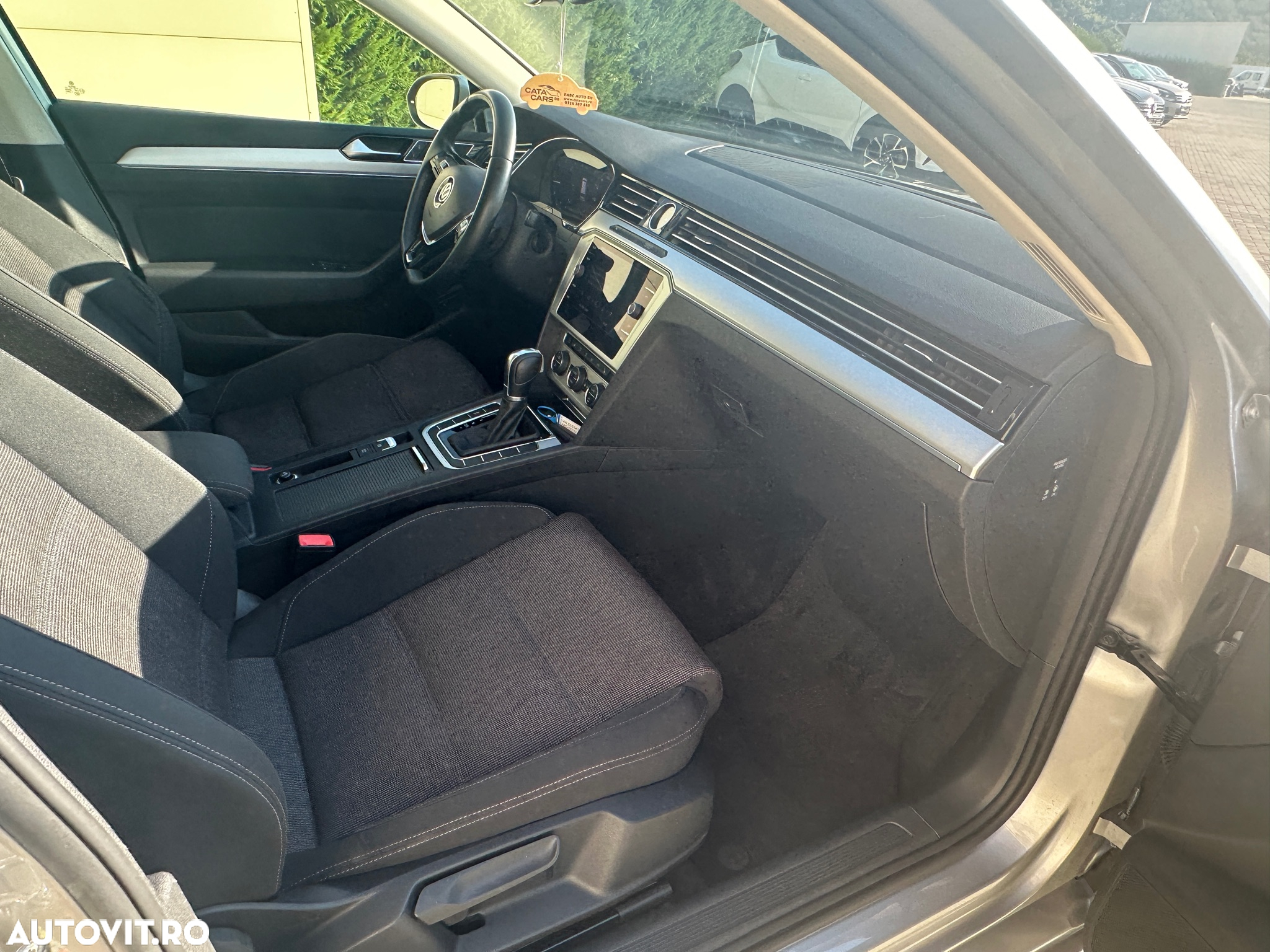 Volkswagen Passat Variant 2.0 TDI DSG (BlueMotion Technology) Comfortline - 25