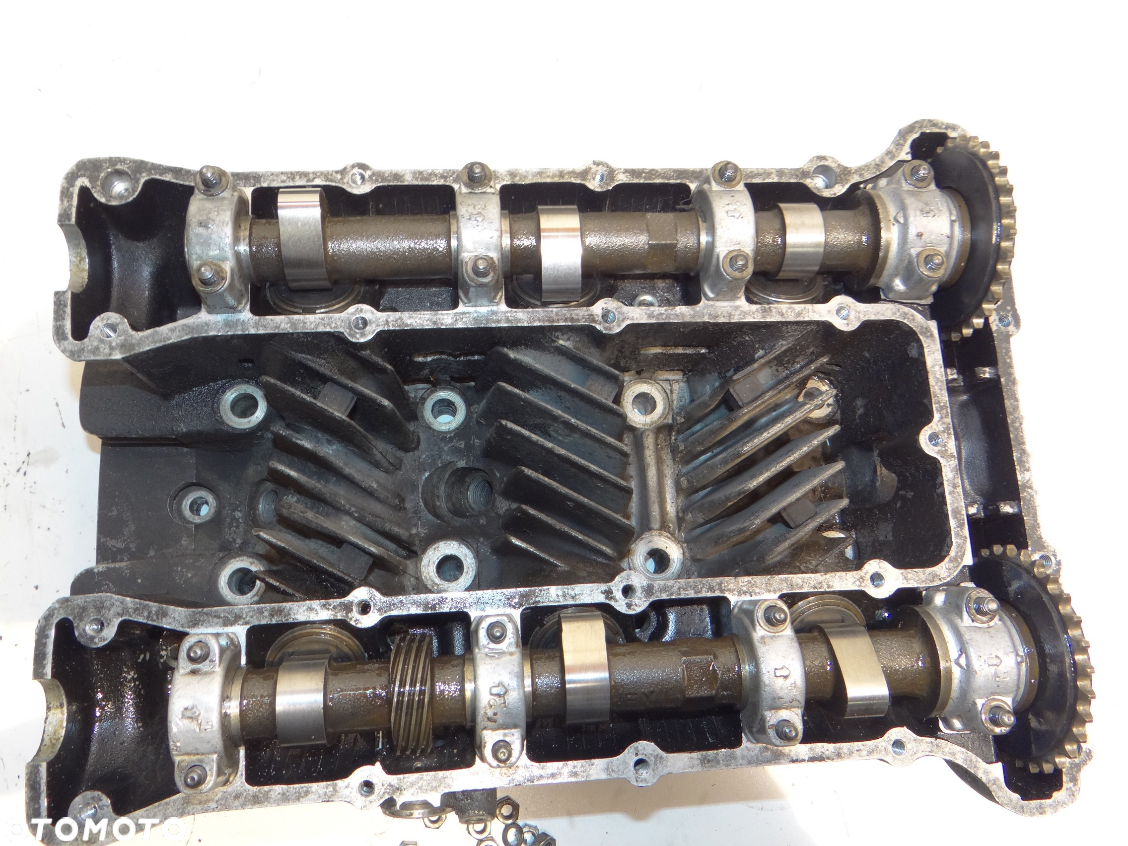 Yamaha XS 750 głowica cylinder tłoki szklanki płytki zaworowe wałek rozrządu pokrywa głowicy Y1238 - 26
