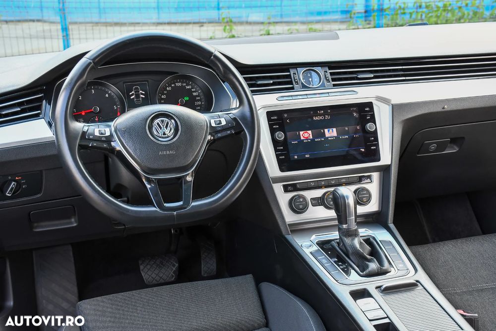 Volkswagen Passat 1.6 TDI (BlueMotion Technology) DSG Comfortline - 2