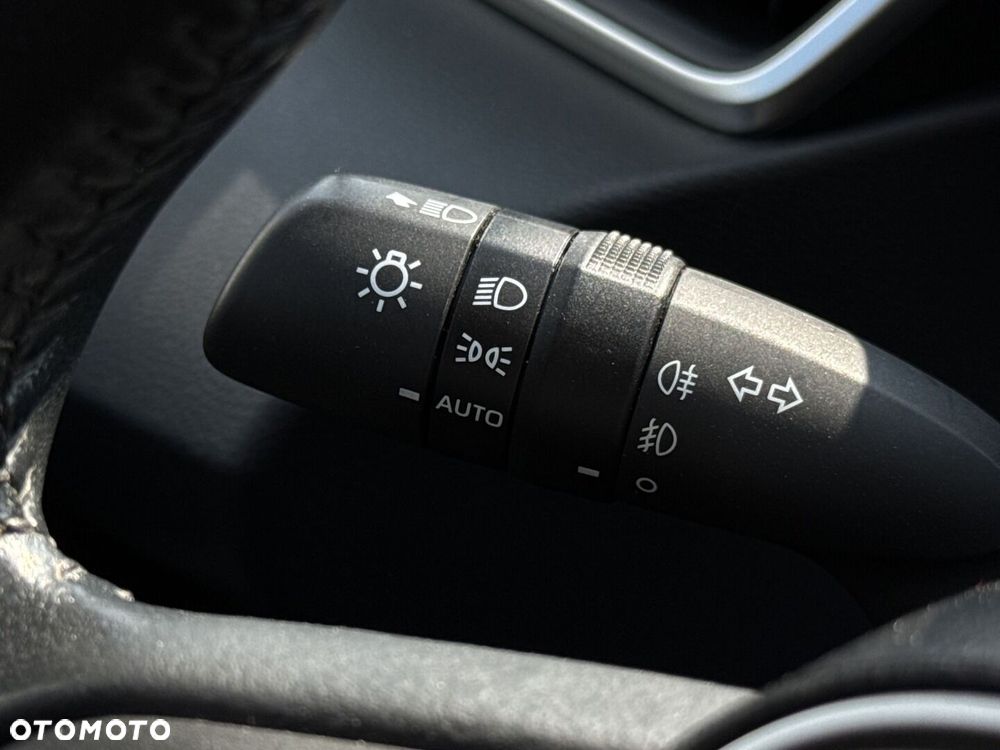 Toyota Corolla 1.8 Hybrid Comfort - 20