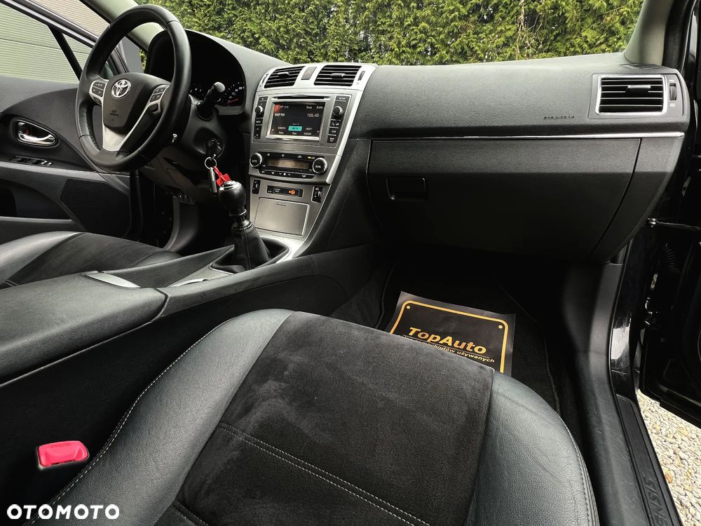 Toyota Avensis 1.8 Premium - 17