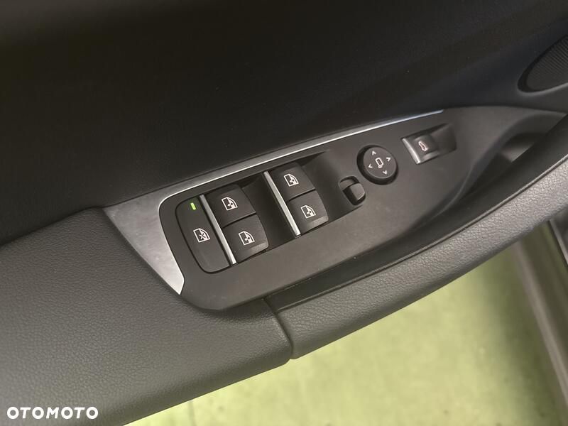 BMW X3 xDrive20i GPF - 12