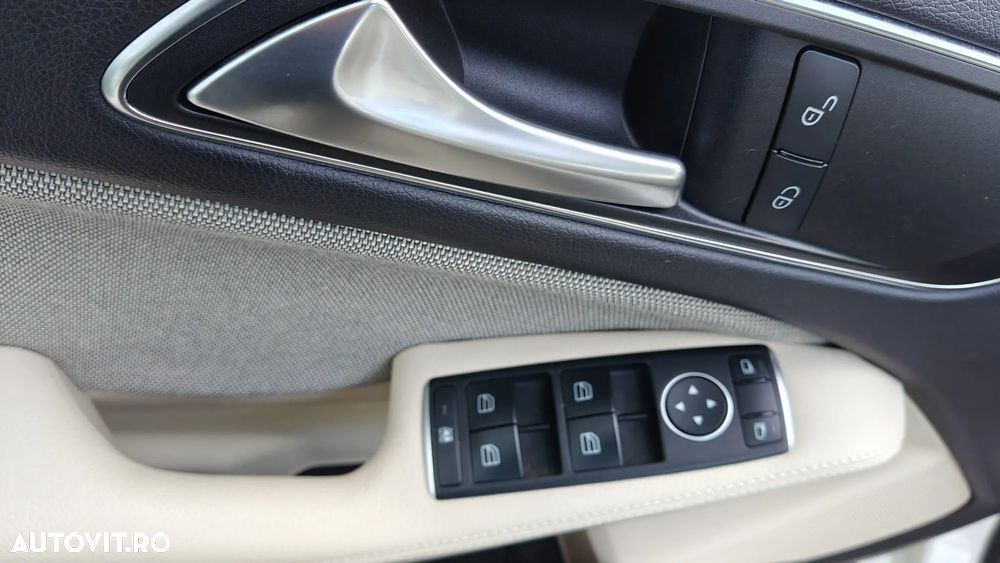 Mercedes-Benz GLA 180 7G-DCT Urban - 11