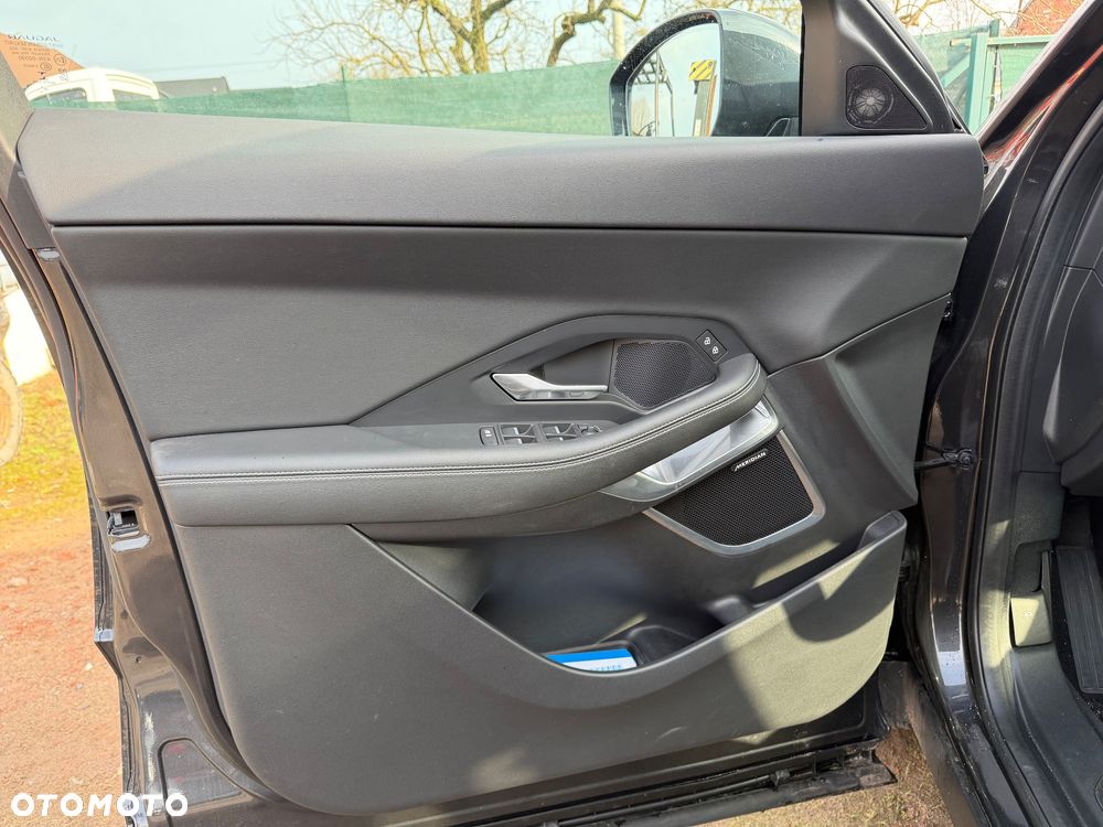 Jaguar E-Pace P300 AWD R-Dynamic HSE - 27