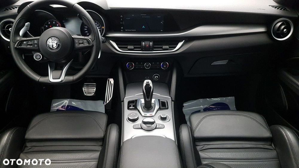 Alfa Romeo Stelvio - 18