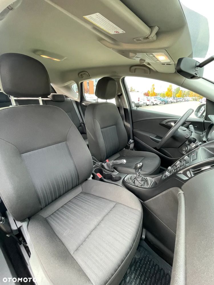 Opel Astra 1.6 Essentia - 12