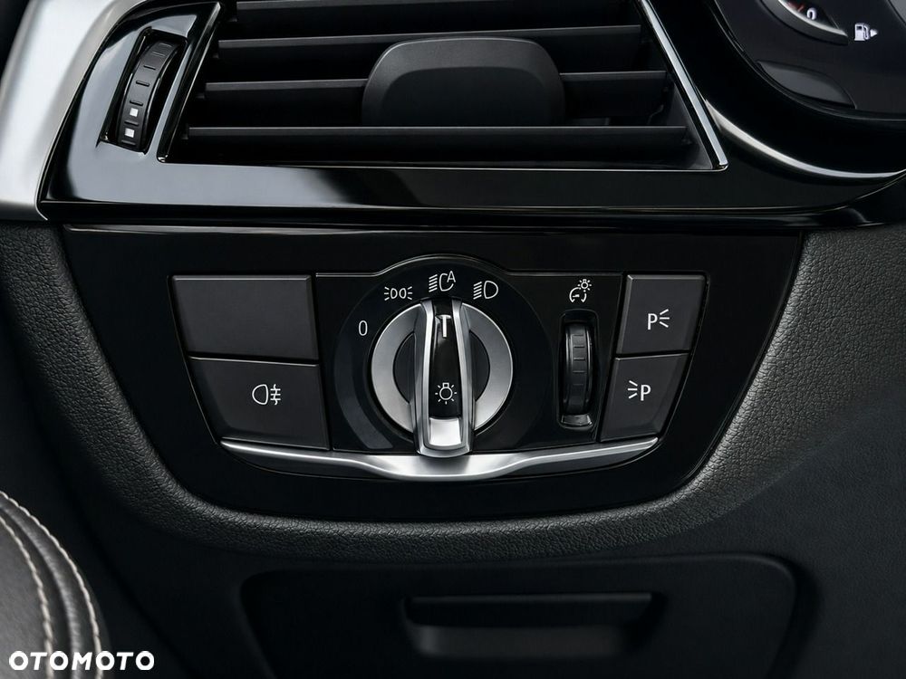 BMW Seria 5 520d - 25