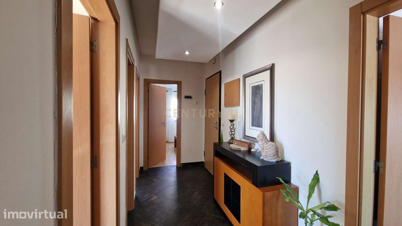 Apartamento T2 remodelado no Feijó - Grande imagem: 2/22