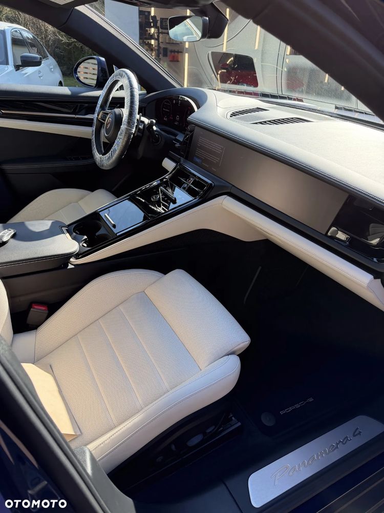 Porsche Panamera 4 - 17