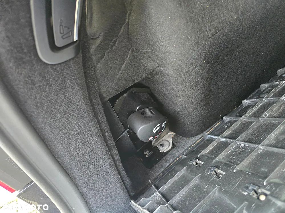 Mercedes-Benz Klasa E 350 CDI DPF BlueEFFICIENCY 7G-TRONIC Avantgarde - 39