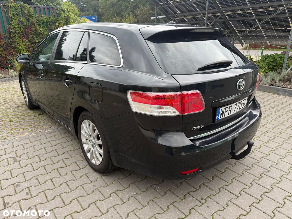 Toyota Avensis - 6
