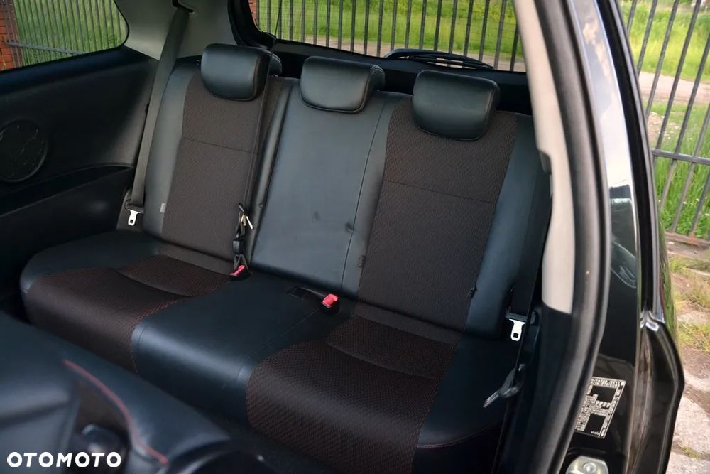 Toyota Yaris 1.33 VVT-i Executive - 18