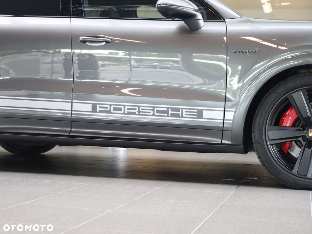 Porsche Cayenne - 24