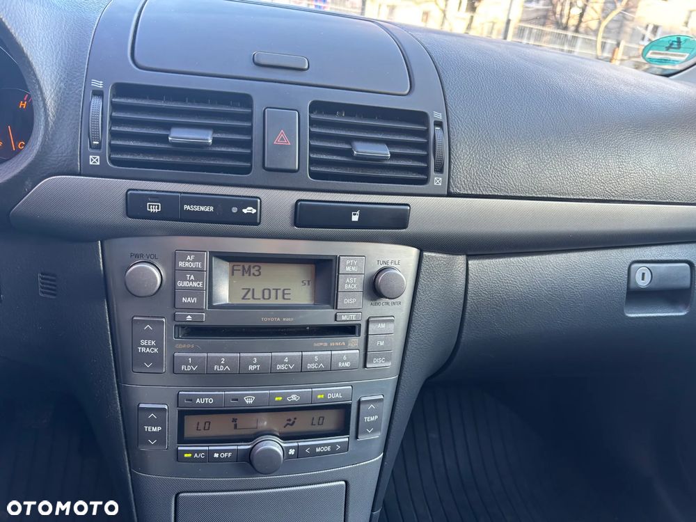 Toyota Avensis 1.8 VVT-i Executive - 29