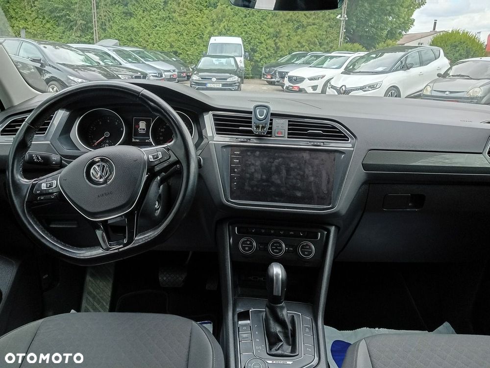 Volkswagen Tiguan - 11