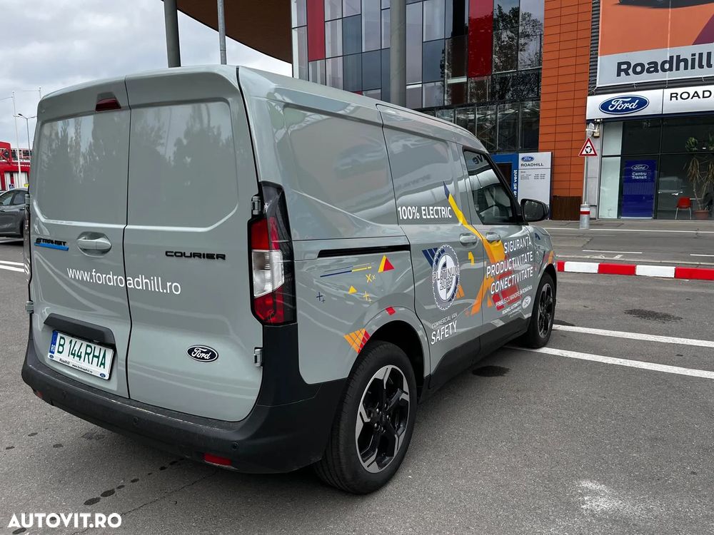 Ford Courier Van - 8