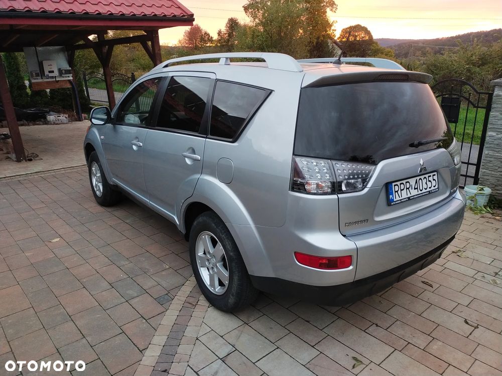 Mitsubishi Outlander 2009 photo 3
