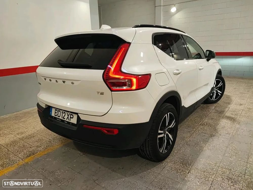Volvo XC 40 1.5 T2 Plus Dark Auto - 3