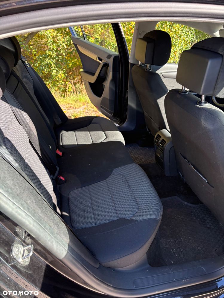 Volkswagen Passat - 7
