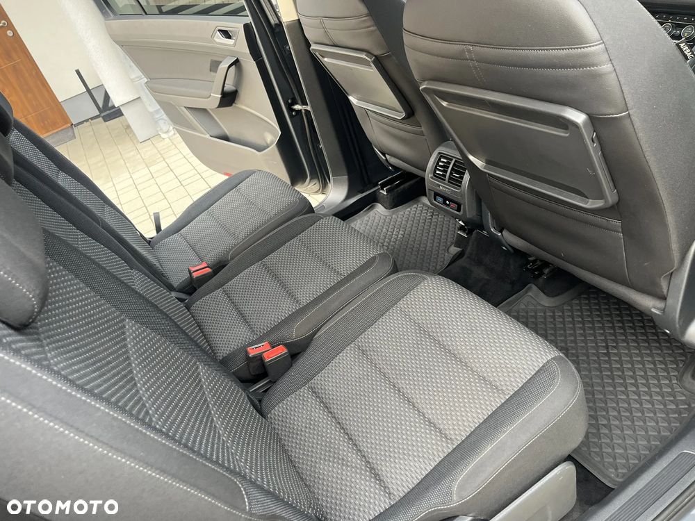 Volkswagen Touran 1.5 TSI EVO Comfortline - 10
