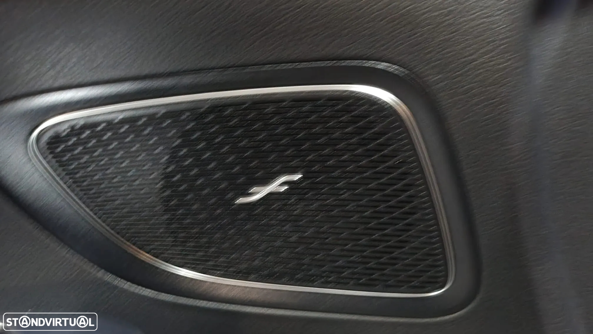 Mercedes-Benz C 300 e AMG Line - 20