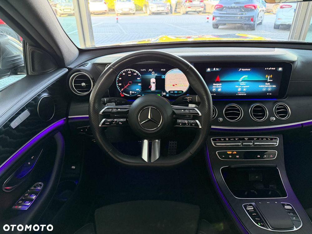 Mercedes-Benz Klasa E 220 d AMG - 35