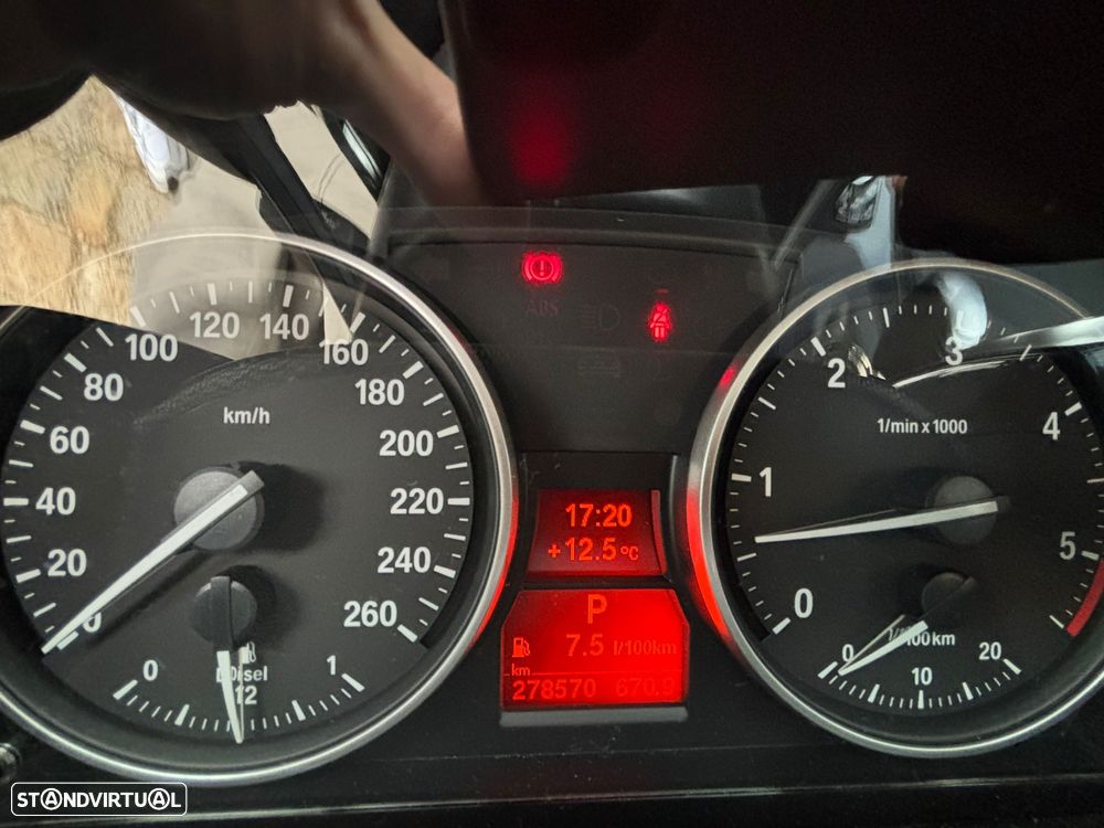 BMW 330 d xDrive DPF Aut. Edition Sport - 12