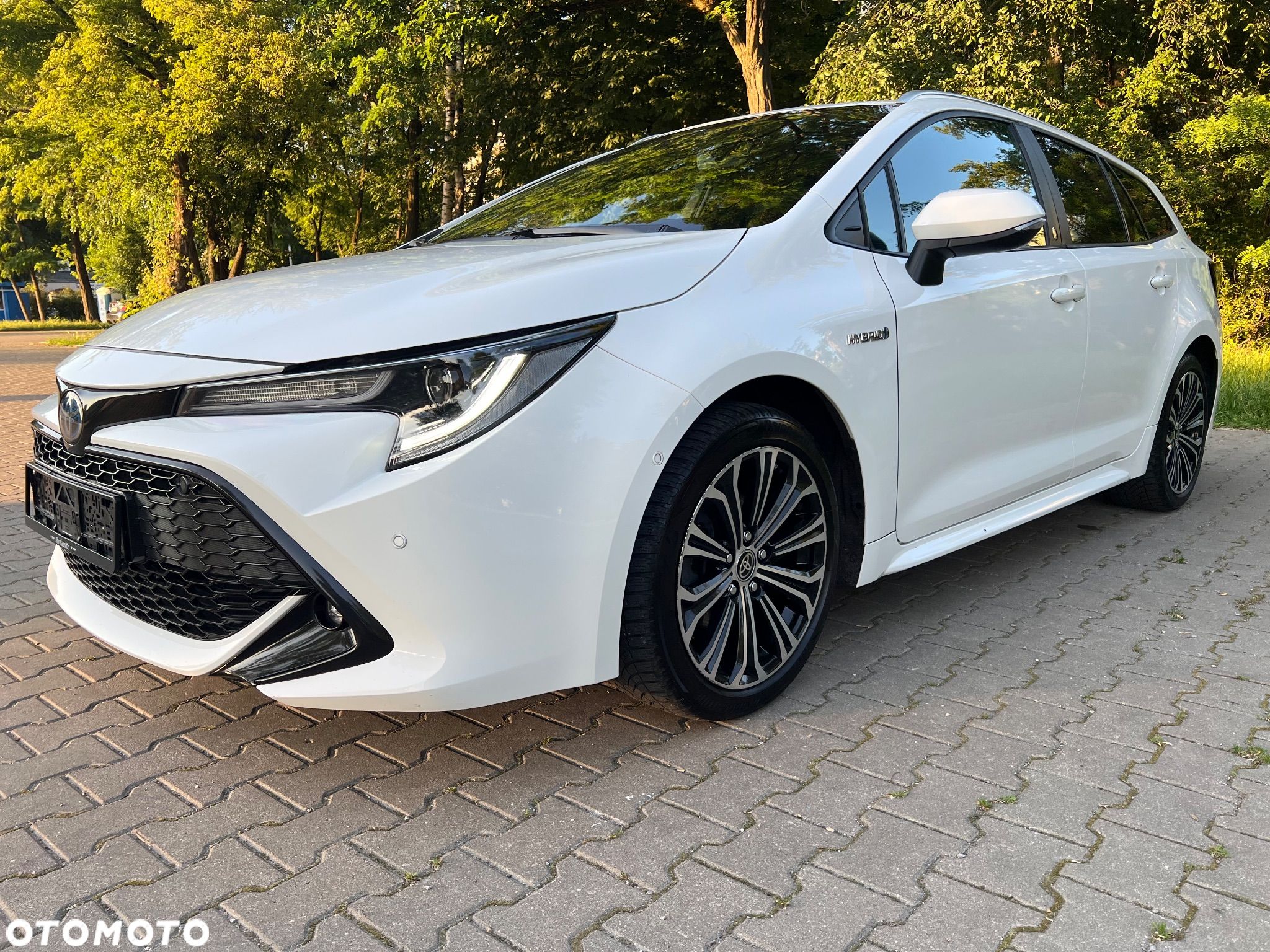 Toyota Corolla 1.8 Hybrid Team Deutschland - 1