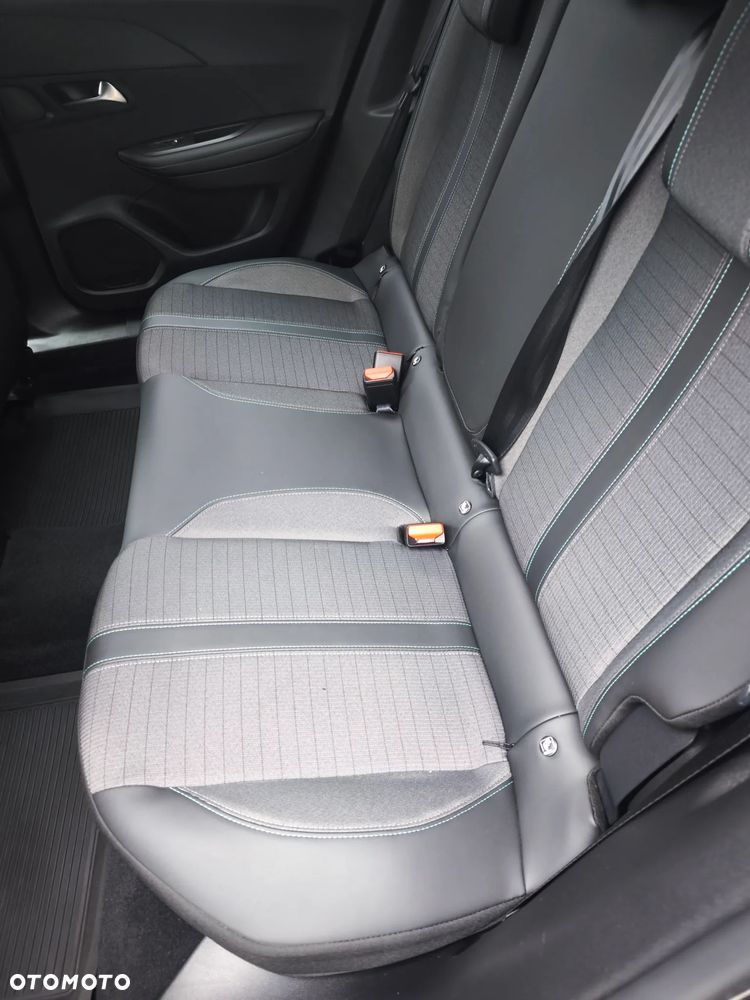 Peugeot 2008 BlueHDi 130 Allure S&S EAT8 - 7