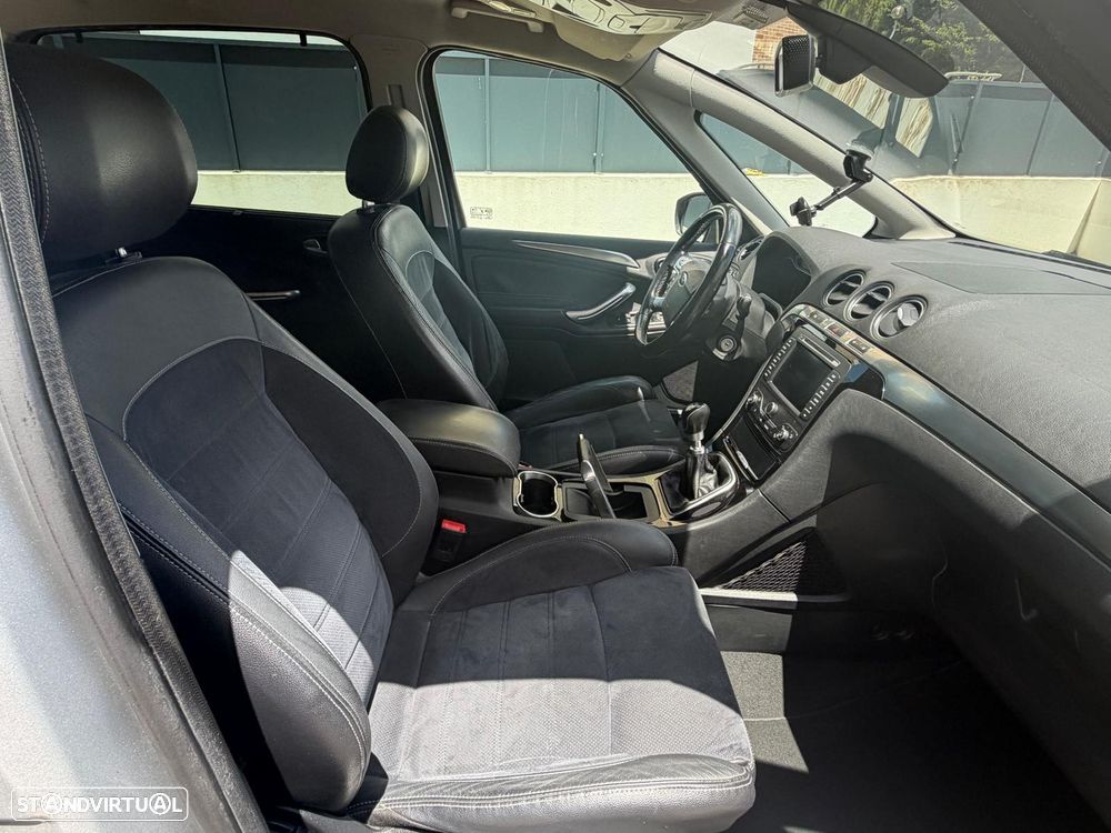 Ford S-Max 2.0 TDCi Titanium 7L 143g - 17