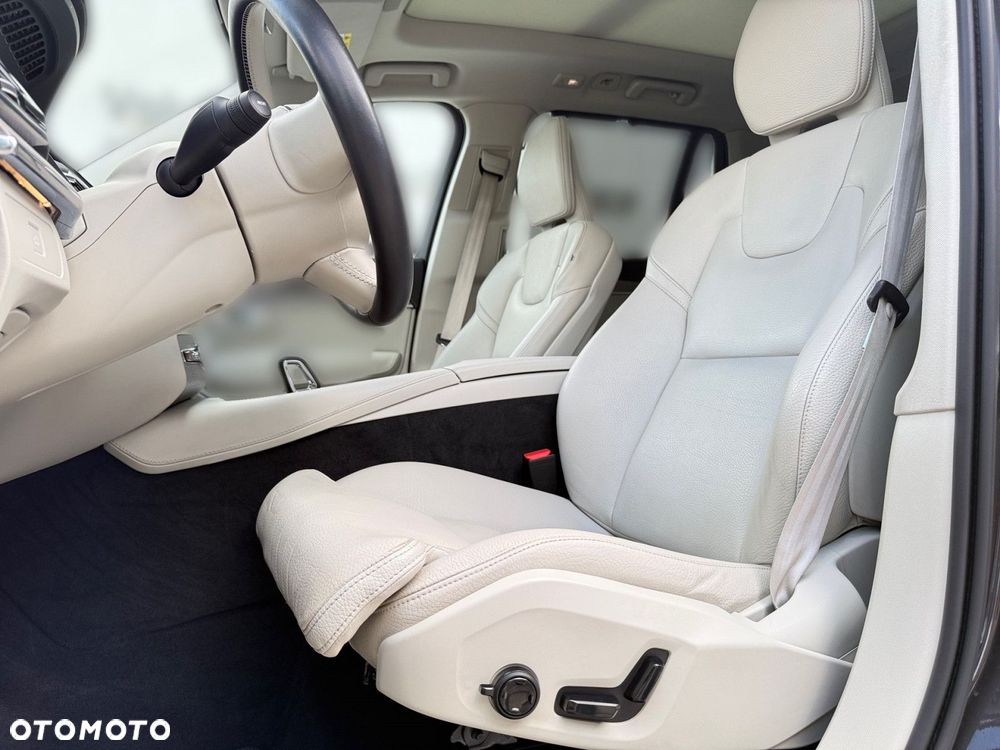 Volvo XC 90 - 11