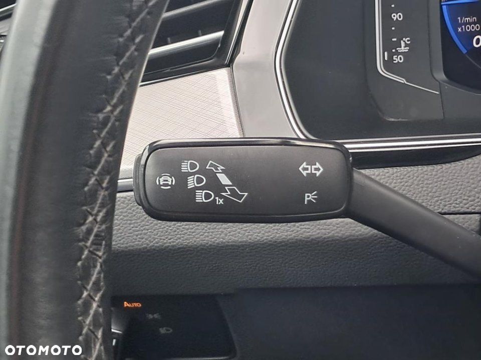 Volkswagen Passat - 24