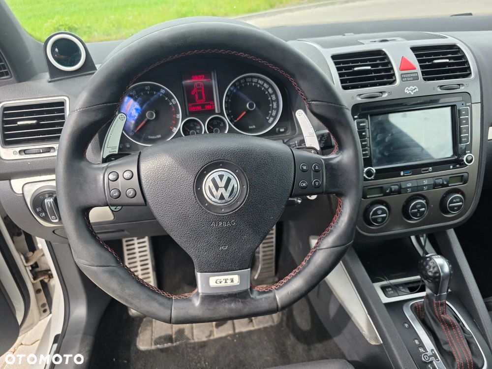 Volkswagen Golf - 16