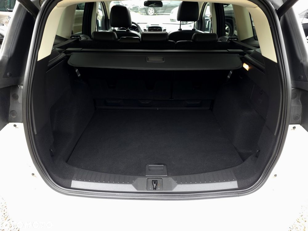 Ford Kuga 2.0 TDCi 4WD Titanium - 36