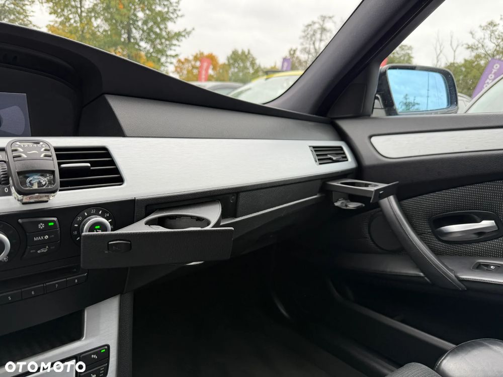 BMW Seria 5 520d Touring Edition Sport - 37