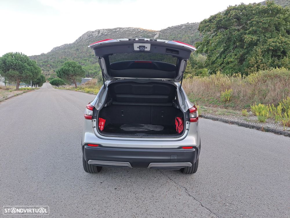 Nissan Qashqai 1.5 dCi N-Connecta J18+Led - 33