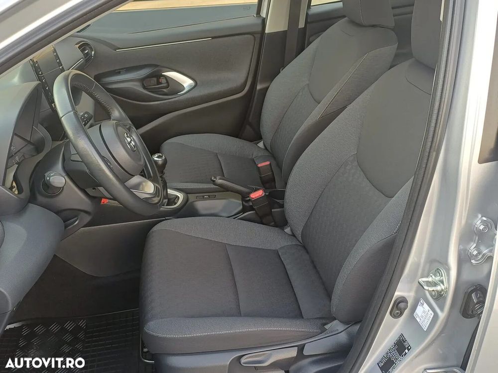 Toyota Yaris 1.5 MT Dynamic - 10