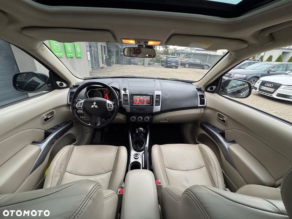 Mitsubishi Outlander - 22