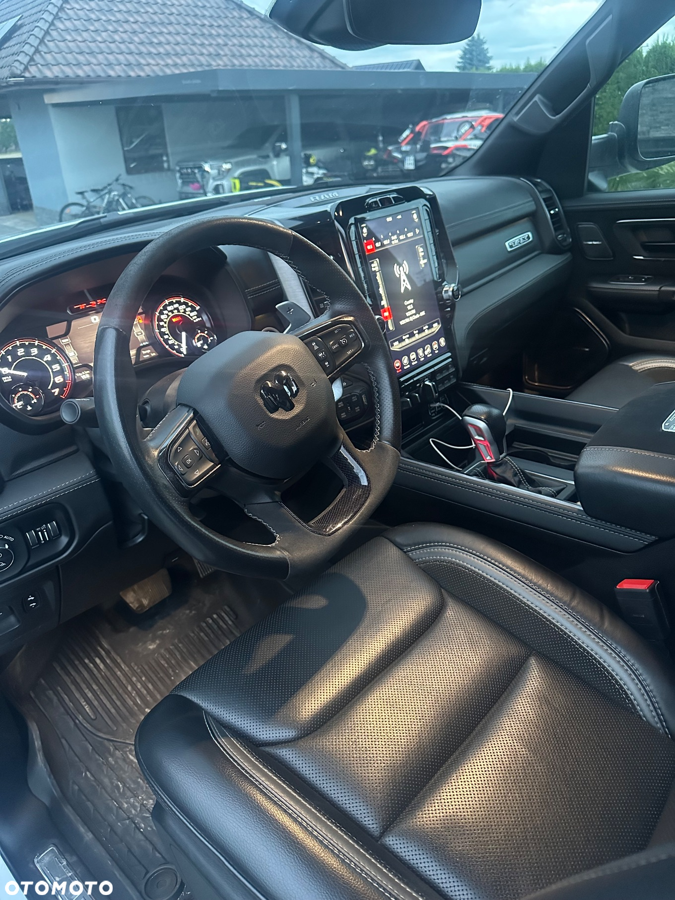 RAM 1500 - 12