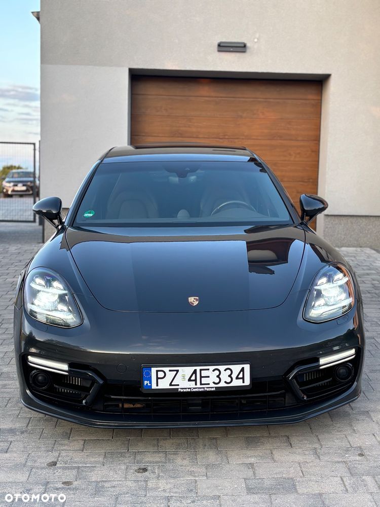 Porsche Panamera 4 Sport Turismo - 8