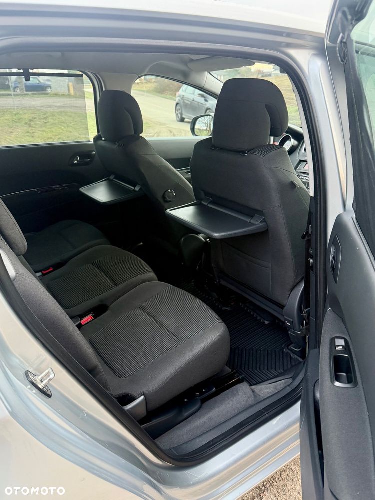 Peugeot 5008 1.6 HDi Family 7os - 20