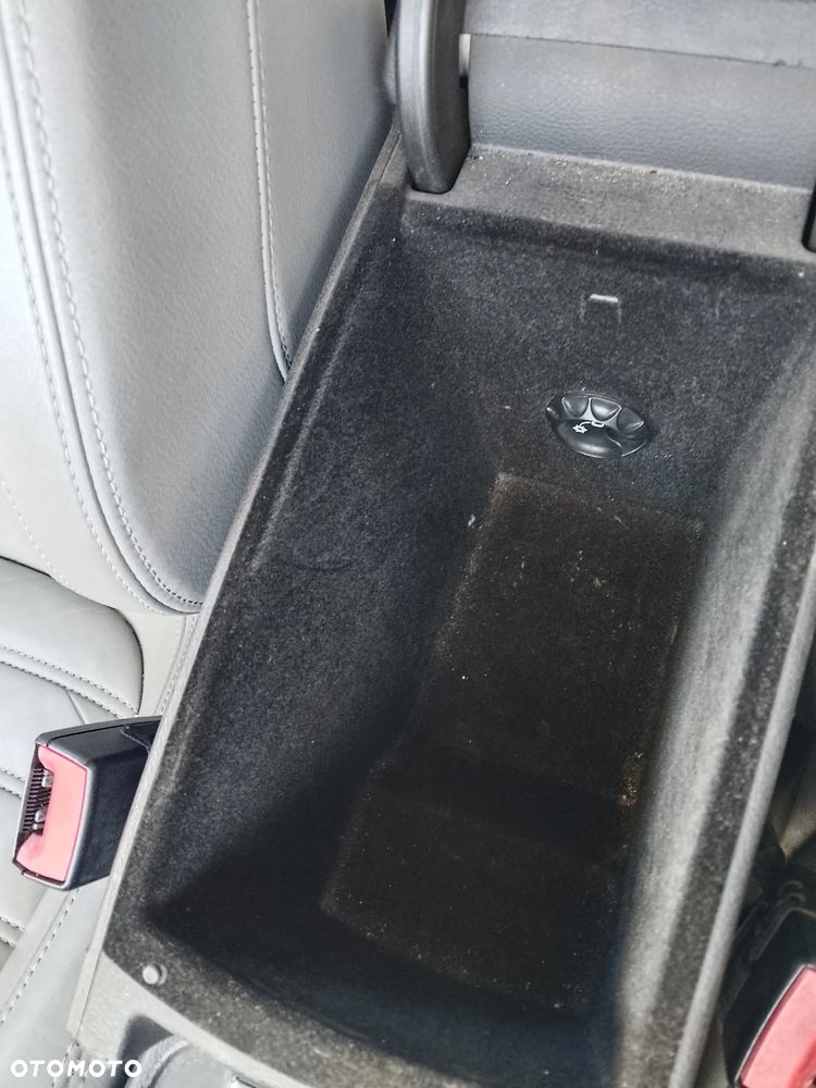 Volkswagen Passat 2.0 TDI Comfortline - 26