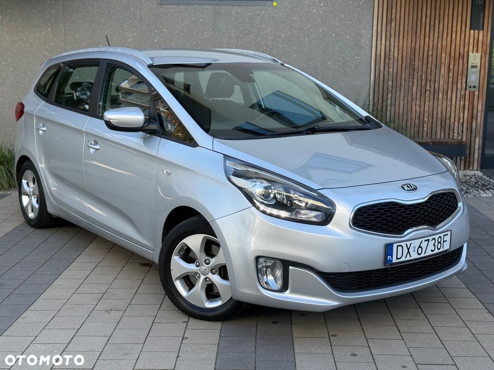 Kia Carens - 3