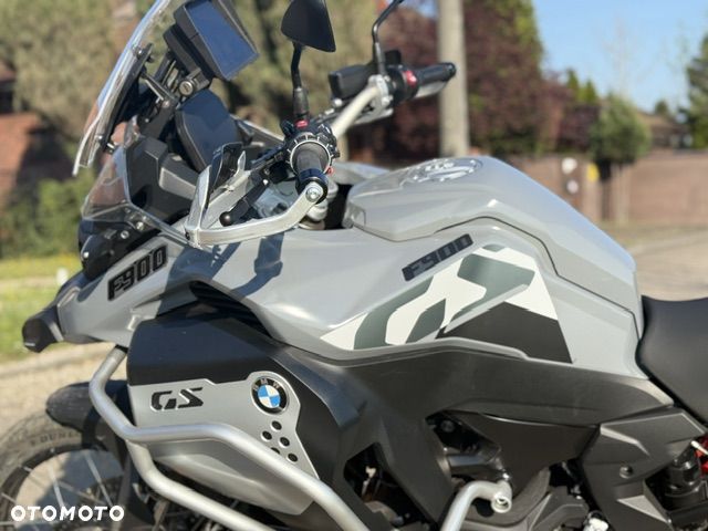 BMW F - 18